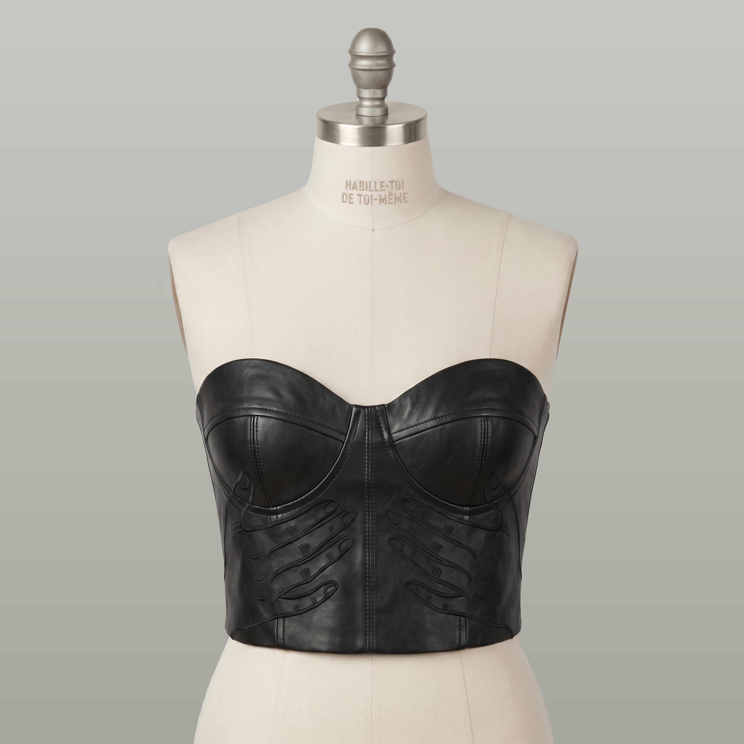 eira-studio-ai-boucle-product-design-black