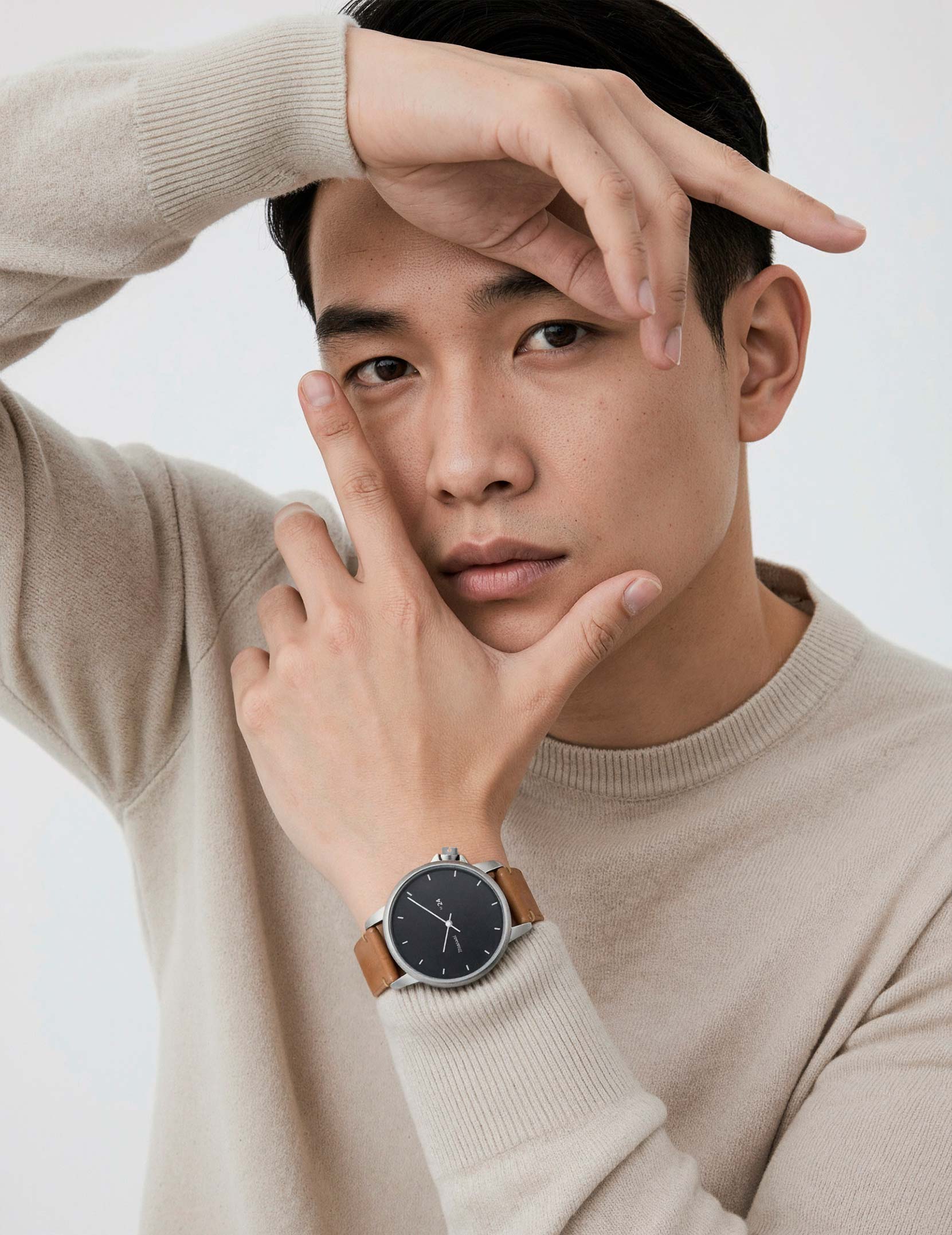 Modelo IA fotorrealista con joyería integrada — campaña hiperreal sin rodaje por Eira Studio (Barcelona).